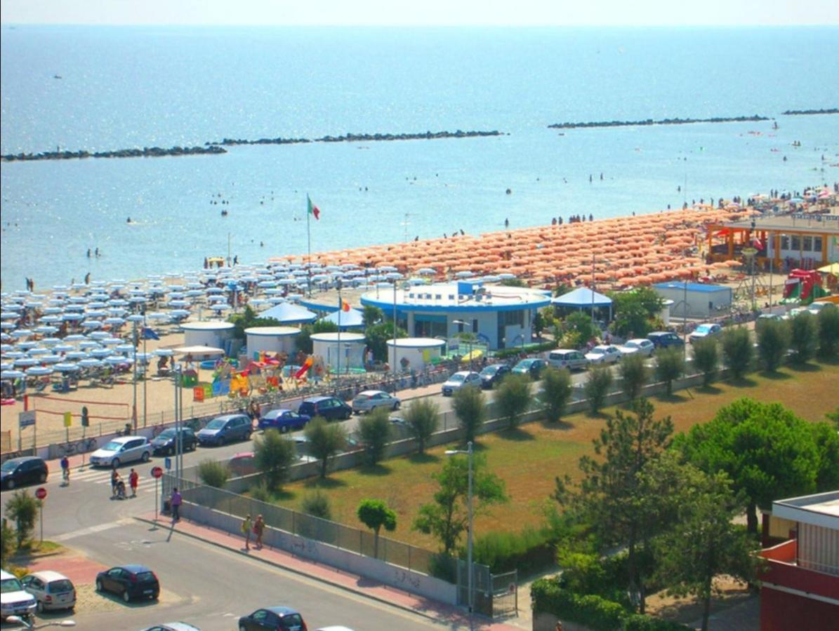 La Dolce - With Shared Pool And Large Terrace Apartment Lido delle Nazioni